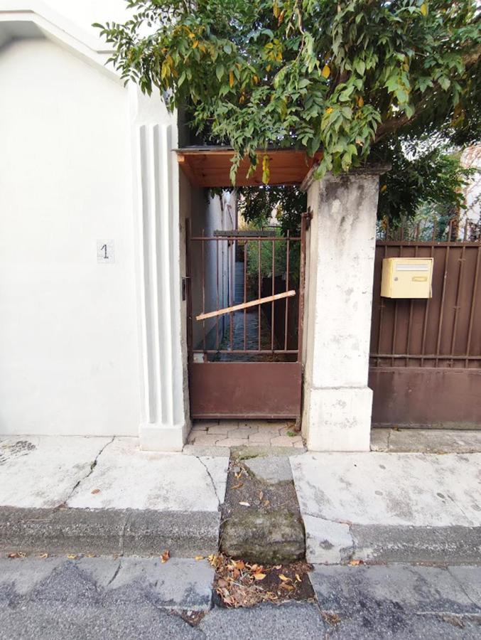 L'Escampette, Duplex T3, Centre Luchon, Wifi, Casier A Skis, 4 Personnes Bagneres-de-Luchon Exterior foto