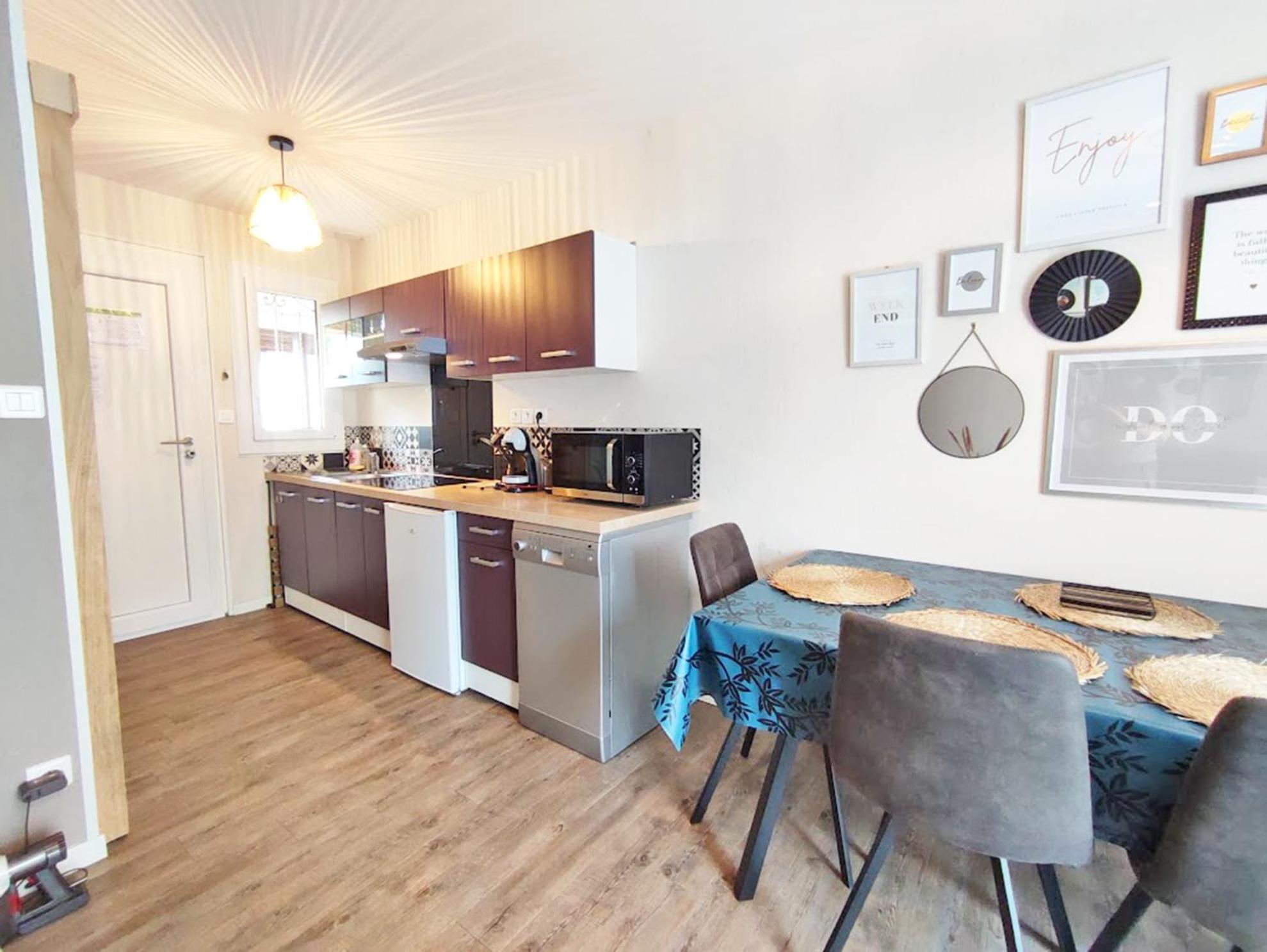L'Escampette, Duplex T3, Centre Luchon, Wifi, Casier A Skis, 4 Personnes Bagneres-de-Luchon Exterior foto